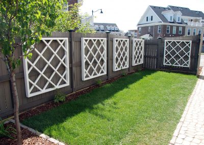 court yard privacy screen fence front yard wood wooden